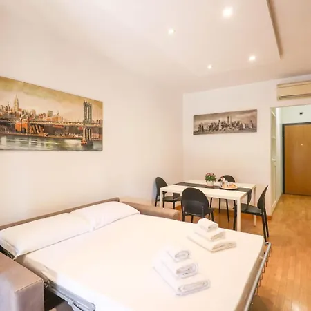 Free Parking Chic - Balcony, Ac, Wi-fi * روما
